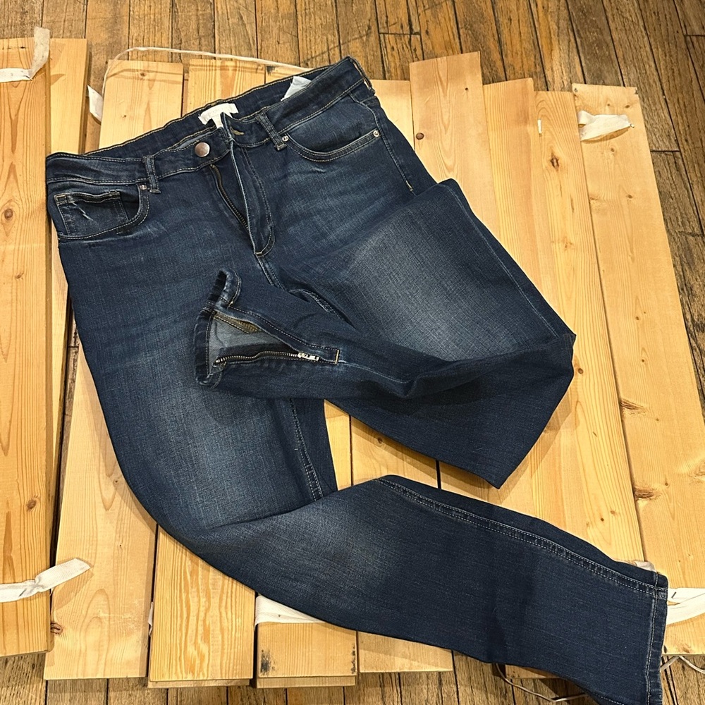 H&M Conscious Cropped Blue Jeans with ankle zippers